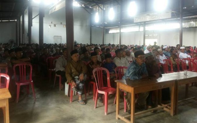 Warga saat menghadiri sillaturrahim bersma Cawabup Arzanil di Panerokan